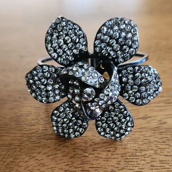 Silver and Black Floral Bracelet with Sparkling Crystals - Picture 1 of 7